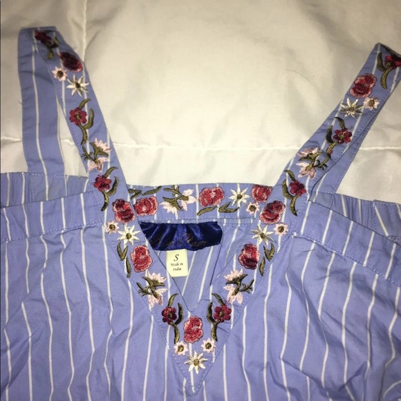 Cold Shoulder Blouse - Picture 2 of 2